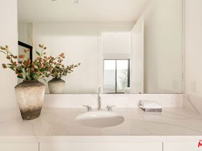 1615 N Coronado Street, Los Angeles CA 90026