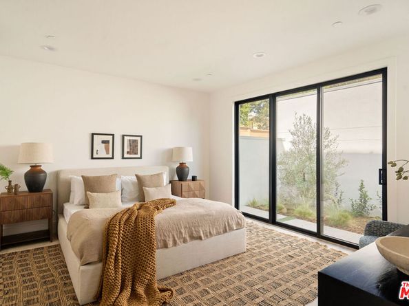 1615 N Coronado Street, Los Angeles CA 90026