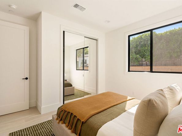 1615 N Coronado Street, Los Angeles CA 90026