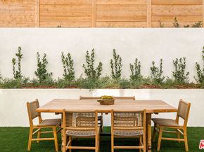 1615 N Coronado Street, Los Angeles CA 90026