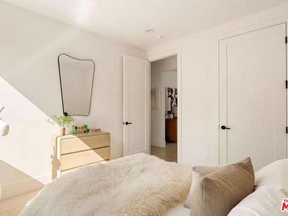 1615 N Coronado Street, Los Angeles CA 90026