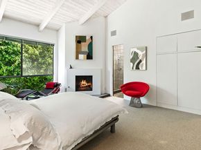 853 S Bundy Drive, Los Angeles CA 90049