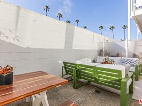615 Hampton Drive A102, Venice CA 90291