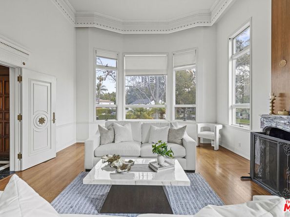 865 Warner Avenue, Los Angeles CA 90024