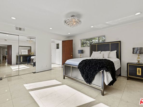 865 Warner Avenue, Los Angeles CA 90024