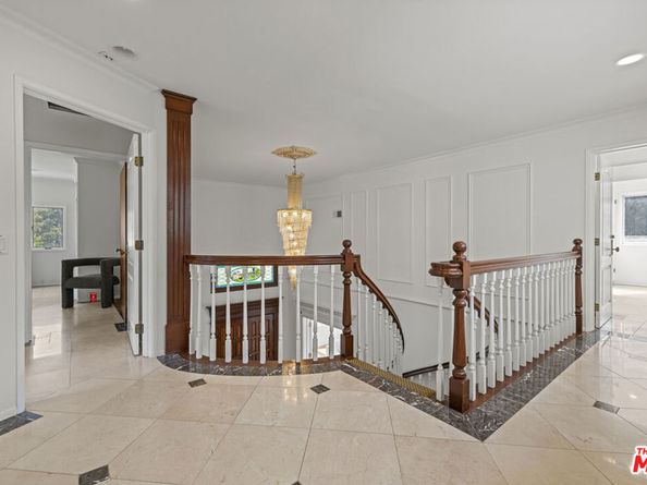 865 Warner Avenue, Los Angeles CA 90024
