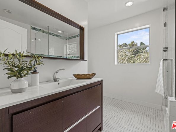 865 Warner Avenue, Los Angeles CA 90024