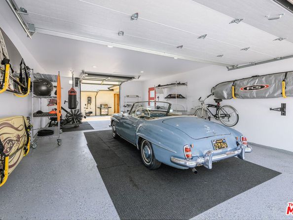 18839 Plummer Street, Northridge CA 91324