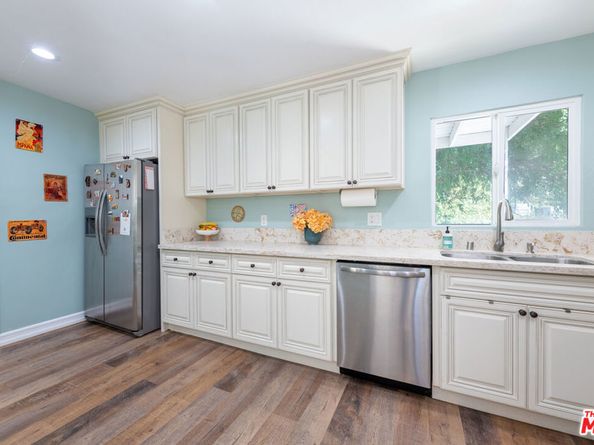 701 Country Club Drive, Burbank CA 91501
