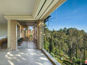 1005 Bel Air Court, Los Angeles CA 90077