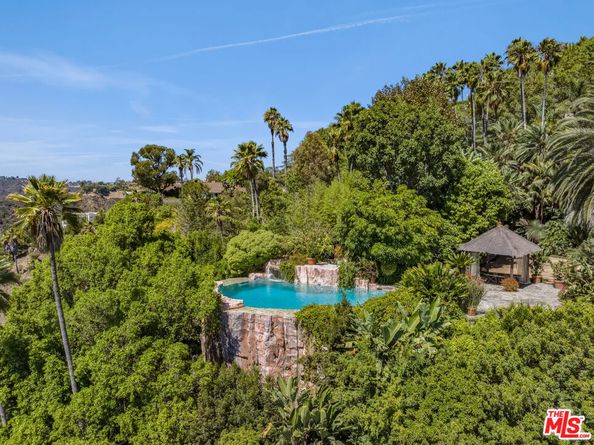 1005 Bel Air Court, Los Angeles CA 90077