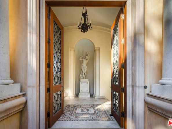 1005 Bel Air Court, Los Angeles CA 90077