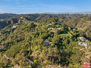 1005 Bel Air Court, Los Angeles CA 90077