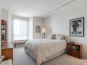 11322 Camarillo Street 201, Toluca Lake CA 91602