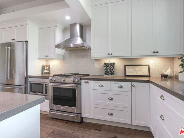 11322 Camarillo Street 201, Toluca Lake CA 91602