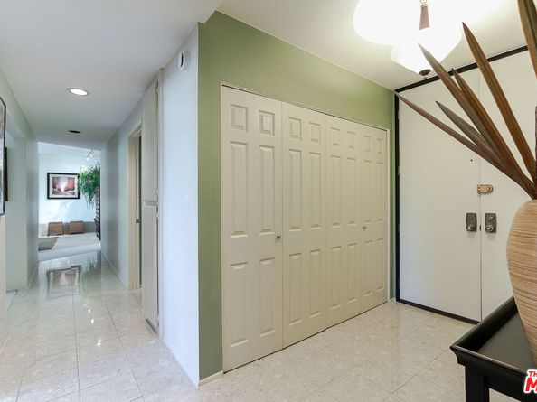 11322 Camarillo Street 201, Toluca Lake CA 91602