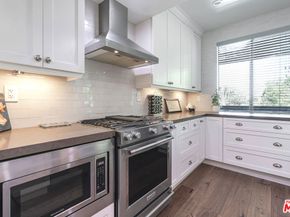 11322 Camarillo Street 201, Toluca Lake CA 91602