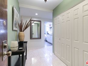 11322 Camarillo Street 201, Toluca Lake CA 91602