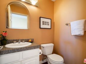11535 Rochester Avenue 202, Los Angeles CA 90025
