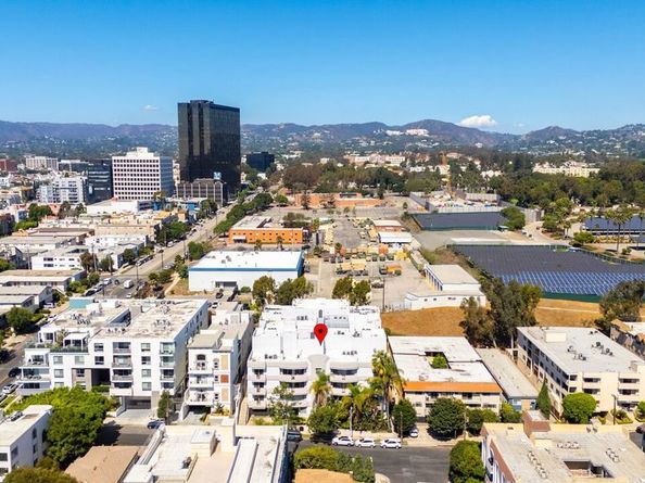 11535 Rochester Avenue 202, Los Angeles CA 90025