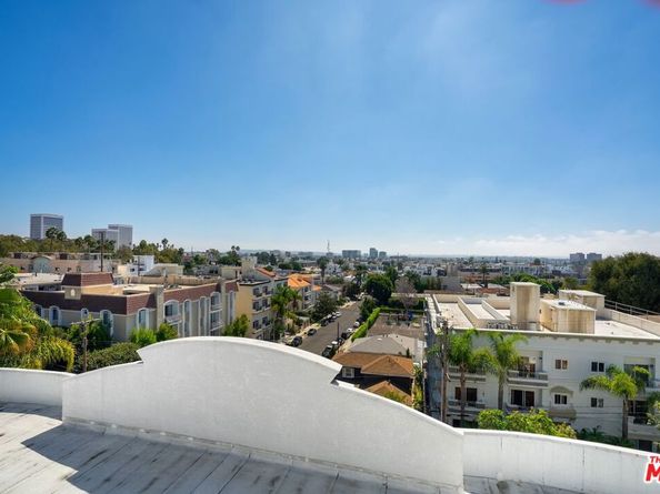 11535 Rochester Avenue 202, Los Angeles CA 90025