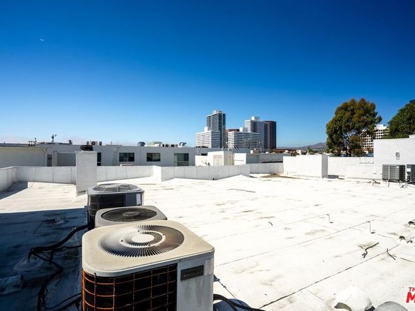 11535 Rochester Avenue 202, Los Angeles CA 90025