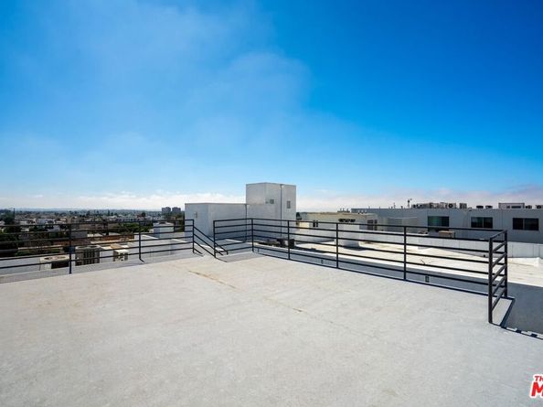 11535 Rochester Avenue 202, Los Angeles CA 90025