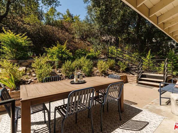 1728 Royal Boulevard, Glendale CA 91207