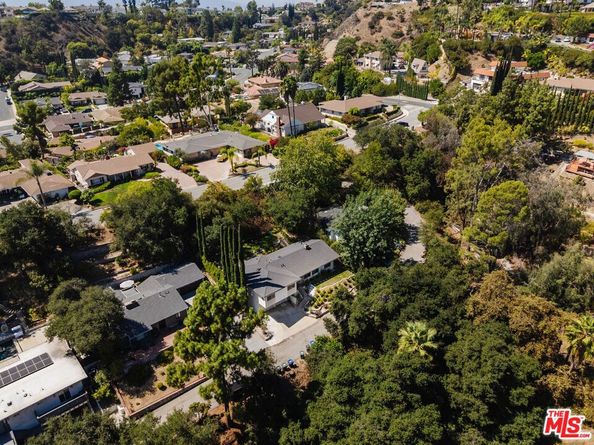 1728 Royal Boulevard, Glendale CA 91207