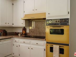 1728 Royal Boulevard, Glendale CA 91207