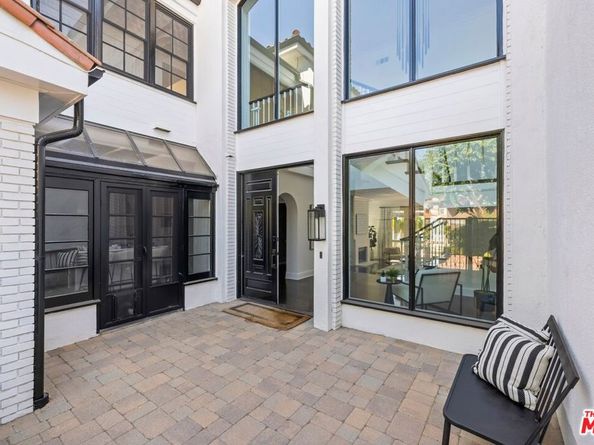 2241 Canyonback Road, Los Angeles CA 90049