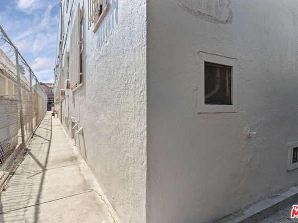 223 N Breed Street, Los Angeles CA 90033