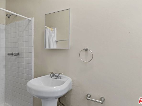 223 N Breed Street, Los Angeles CA 90033