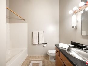 420 S San Pedro Street 309, Los Angeles CA 90013