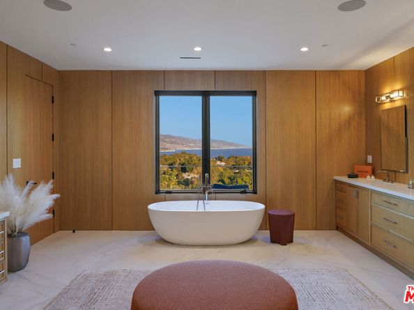 7052 Dume Drive, Malibu CA 90265