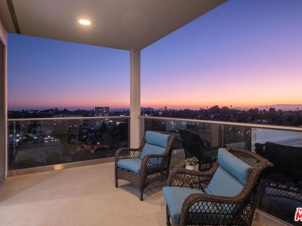 1551 Lucretia Avenue, Los Angeles CA 90026