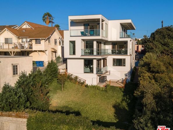 1551 Lucretia Avenue, Los Angeles CA 90026