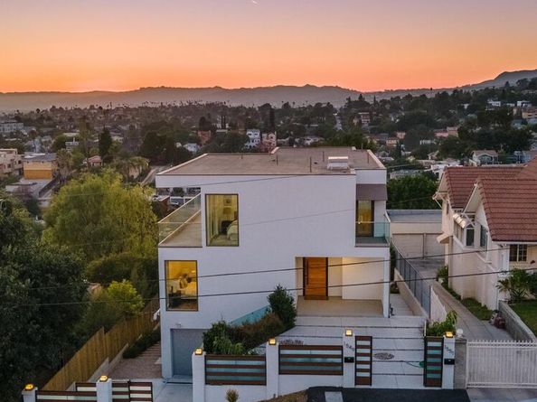 1551 Lucretia Avenue, Los Angeles CA 90026