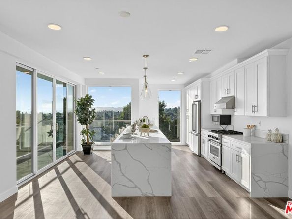 1551 Lucretia Avenue, Los Angeles CA 90026