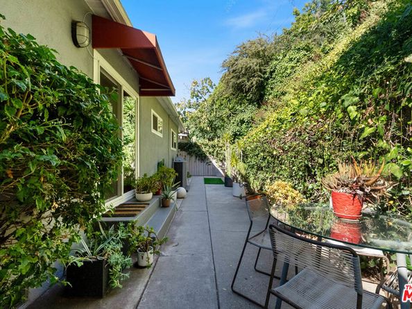 3828 Toland Way, Los Angeles CA 90065