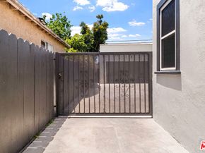 2919 Somerset Drive, Los Angeles CA 90016