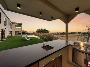 22328 S Summit Ridge Circle, Chatsworth CA 91311