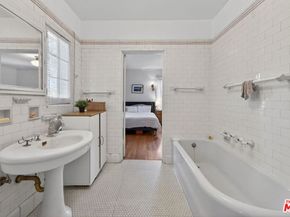 1614 Virginia Road, Los Angeles CA 90019