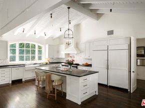 28823 Cliffside Drive, Malibu CA 90265