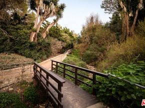 28823 Cliffside Drive, Malibu CA 90265