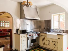 5000 Finley Avenue, Los Angeles CA 90027