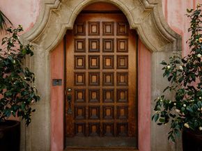 5000 Finley Avenue, Los Angeles CA 90027