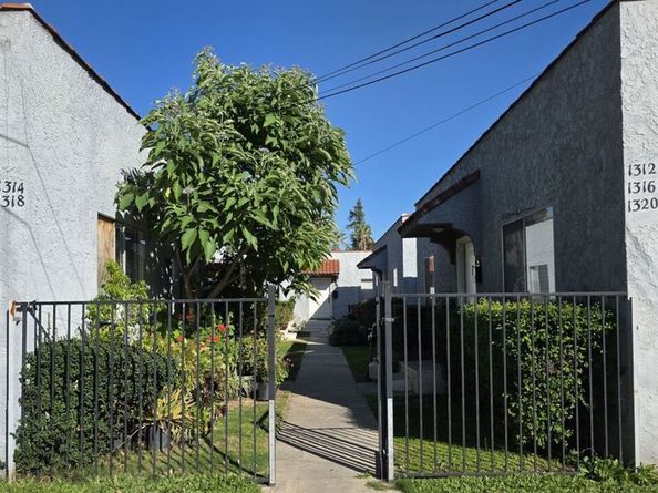 1312 N Raymond Avenue, Pasadena CA 91103