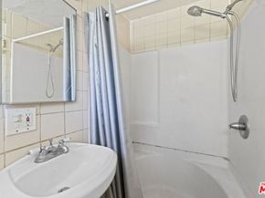 1121 S Serrano Avenue, Los Angeles CA 90006