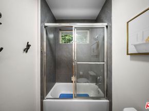 18330 Hanan Court, Tarzana CA 91356